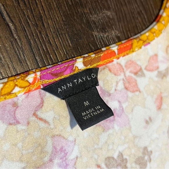 Ann Taylor Floral V-Neck Blouse - Picture 3 of 5